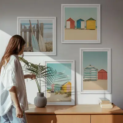 Galería de pared de casas coloridas en la playa con sol