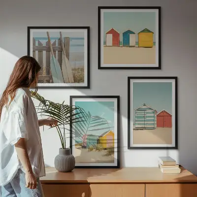 Galería de pared de casas coloridas en la playa con sol
