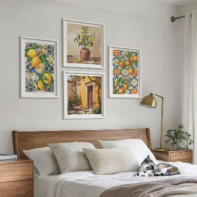 Galería de pared con patrones de flores de limón y naranja