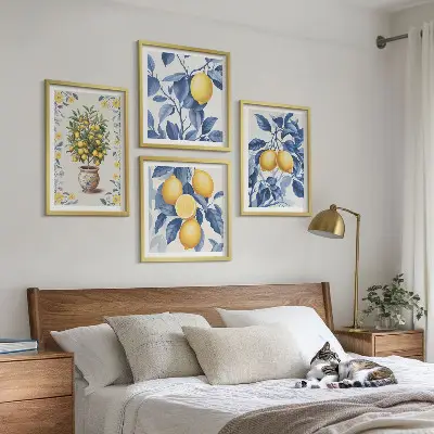 Galería de pared con ramas de limón y hojas azules