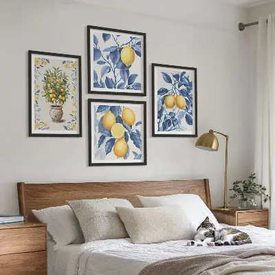 Galería de pared con ramas de limón y hojas azules