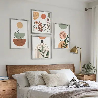 Galería de pared con formas abstractas de plantas