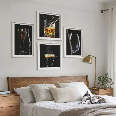 Set de cuadros modernos para salón con motivos de whisky, vino, champán y café