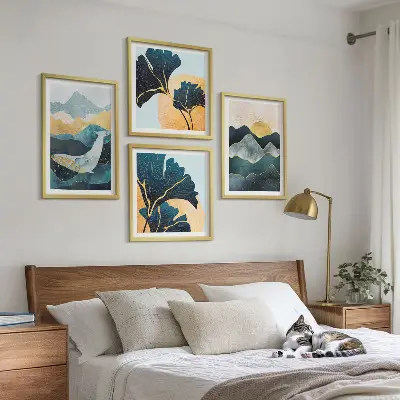Galería de pared con diseño de montañas abstractas estéticas