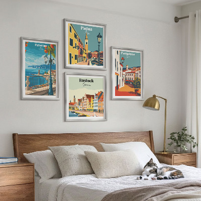 Set de 4 cuadros para salón Ilustraciones urbanas retro