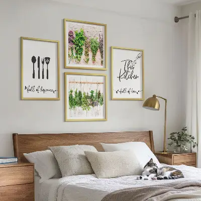 Galería de pared de inscripciones de plantas aromáticas para cocina