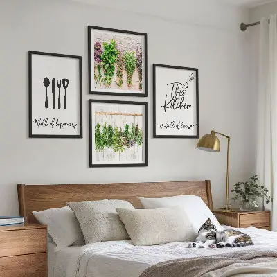 Galería de pared de inscripciones de plantas aromáticas para cocina