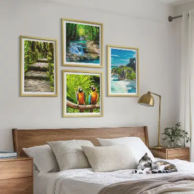 Set de 4 cuadros para salón con diseño de cascada con loros en el bosque tropical