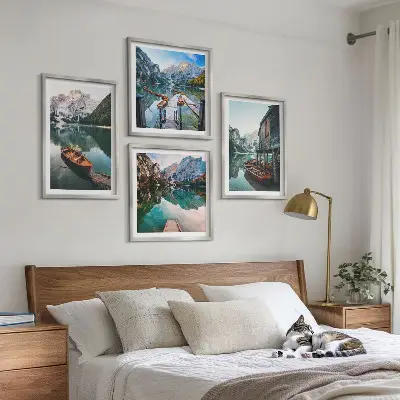 Set de cuadros modernos para salón con paisajes de lago, montañas, barcos y cabaña