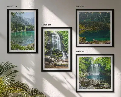 Set de 4 cuadros para salón diseño de cascadas en un entorno verde