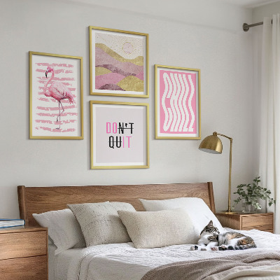 Galería de pared Paisaje montañoso en tonos pastel con flamencos rosas