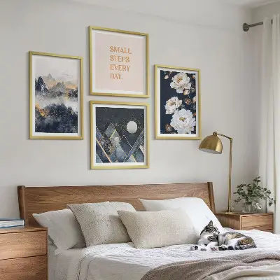 Set de 4 cuadros para salón con diseño de inspiración abstracta de montañas y flores