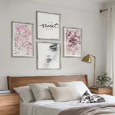 Set de cuadros modernos para salón diseño de retrato de una mujer con peonías