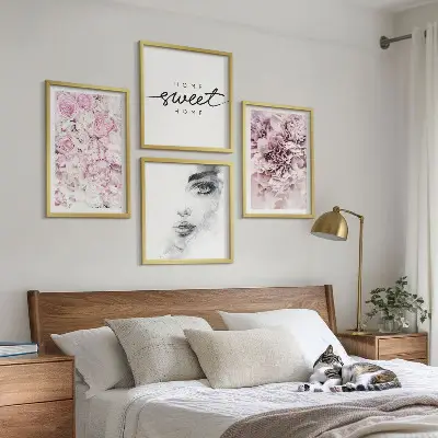 Set de cuadros modernos para salón diseño de retrato de una mujer con peonías