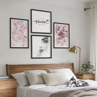 Set de cuadros modernos para salón diseño de retrato de una mujer con peonías