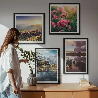 Galería de pared flores en un prado de jardín de montaña con agua