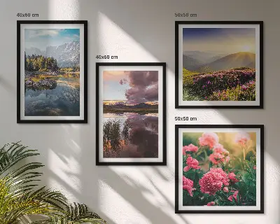 Galería de pared flores en un prado de jardín de montaña con agua