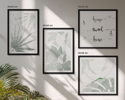 Set de cuadros modernos para salón Las hojas de las plantas son de color gris verdoso.