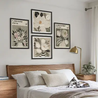 Set de 4 cuadros decorativos para salón con estampados florales de estilo retro inspirados en diferentes ciudades