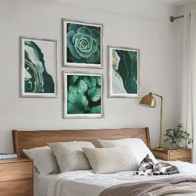 Galería de pared con patrones abstractos de hojas suculentas