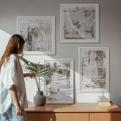 Galería de pared con patrones abstractos en color blanco y marrón
