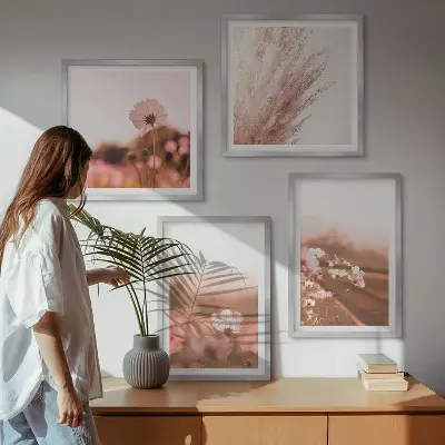 Set de 4 cuadros para salón con diseño de flores silvestres en los prados en verano