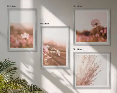 Set de 4 cuadros para salón con diseño de flores silvestres en los prados en verano
