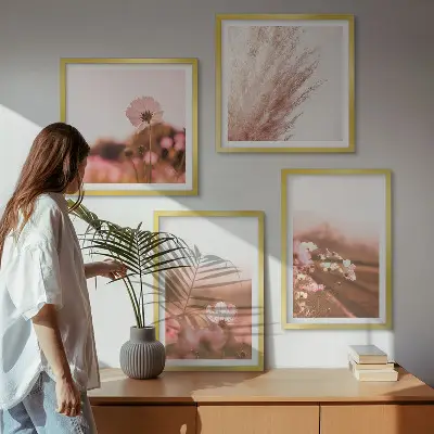Set de 4 cuadros para salón con diseño de flores silvestres en los prados en verano