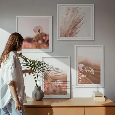 Set de 4 cuadros para salón con diseño de flores silvestres en los prados en verano