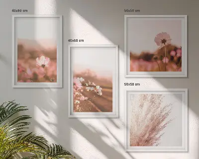 Set de 4 cuadros para salón con diseño de flores silvestres en los prados en verano