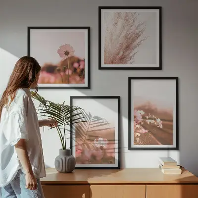 Set de 4 cuadros para salón con diseño de flores silvestres en los prados en verano