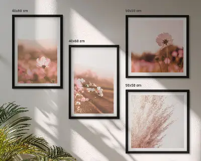 Set de 4 cuadros para salón con diseño de flores silvestres en los prados en verano