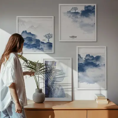 Galería de pared con diseño de montañas, nubes, árboles y pájaros sobre fondo