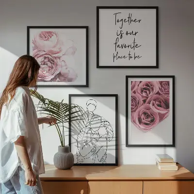 Set de 4 cuadros para salón con diseño de ramos de rosas dibujados a mano