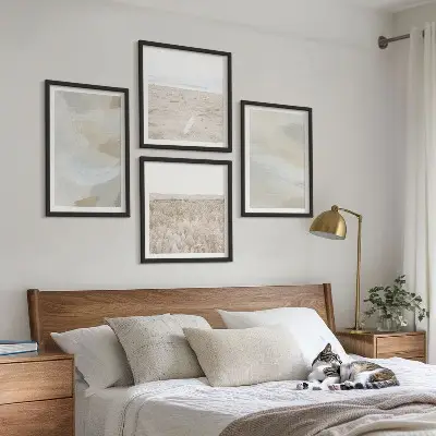 Set de cuadros modernos para salón con diseño de fondo abstracto de trazos delicados