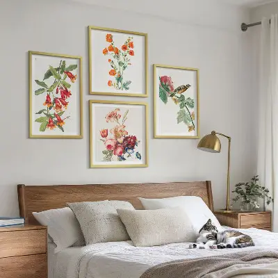 Set de 4 cuadros para salón diseño de pájaro retro con flores pintadas