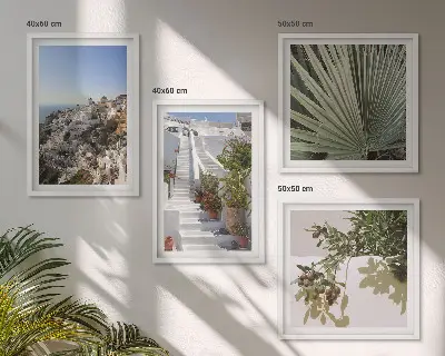 Set de cuadros modernos para salón con diseño de escaleras blancas con vistas a Santorini