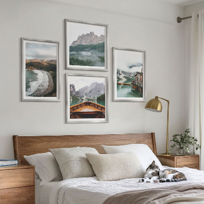 Galería de pared Casa flotante de madera en playas de montaña
