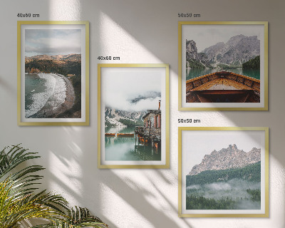 Galería de pared Casa flotante de madera en playas de montaña
