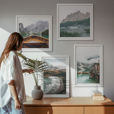 Galería de pared Casa flotante de madera en playas de montaña