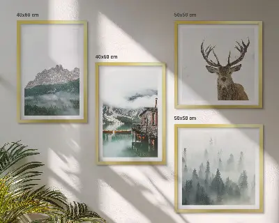 Galería de pared con diseño de montañas, lago, ciervo y niebla en una cabaña