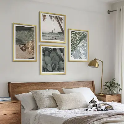 Set de cuadros modernos para salón con diseño de plantas tropicales