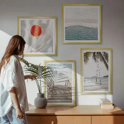 Set de 4 cuadros para salón con diseño de escaleras de madera en la playa