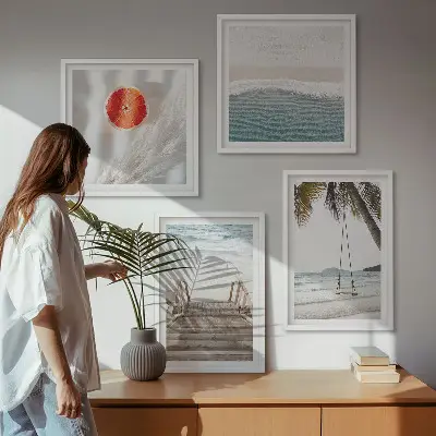 Set de 4 cuadros para salón con diseño de escaleras de madera en la playa