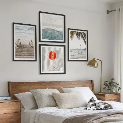 Set de 4 cuadros para salón con diseño de escaleras de madera en la playa