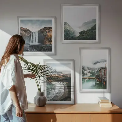 Galería de pared paisaje con montañas nubes y agua