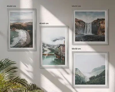 Galería de pared paisaje con montañas nubes y agua
