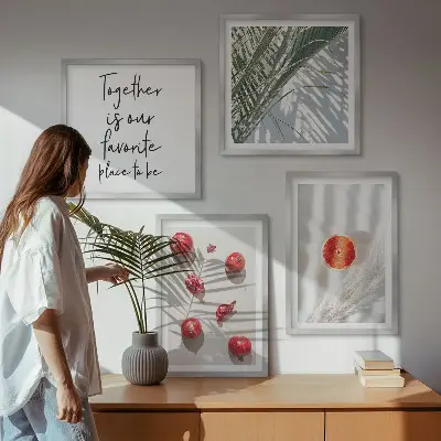 Galería de pared diseño con inscripción navideña sobre hoja de palma
