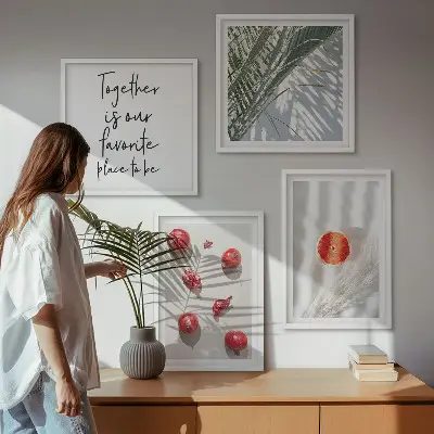 Galería de pared diseño con inscripción navideña sobre hoja de palma