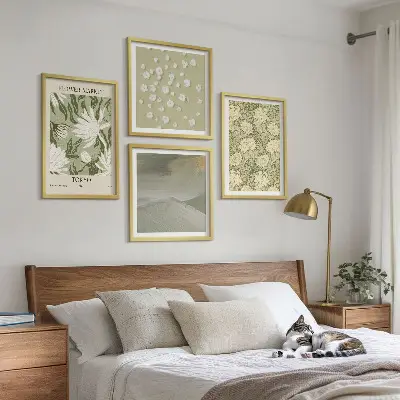 Galería de pared con abstracciones florales de estilo bohemio